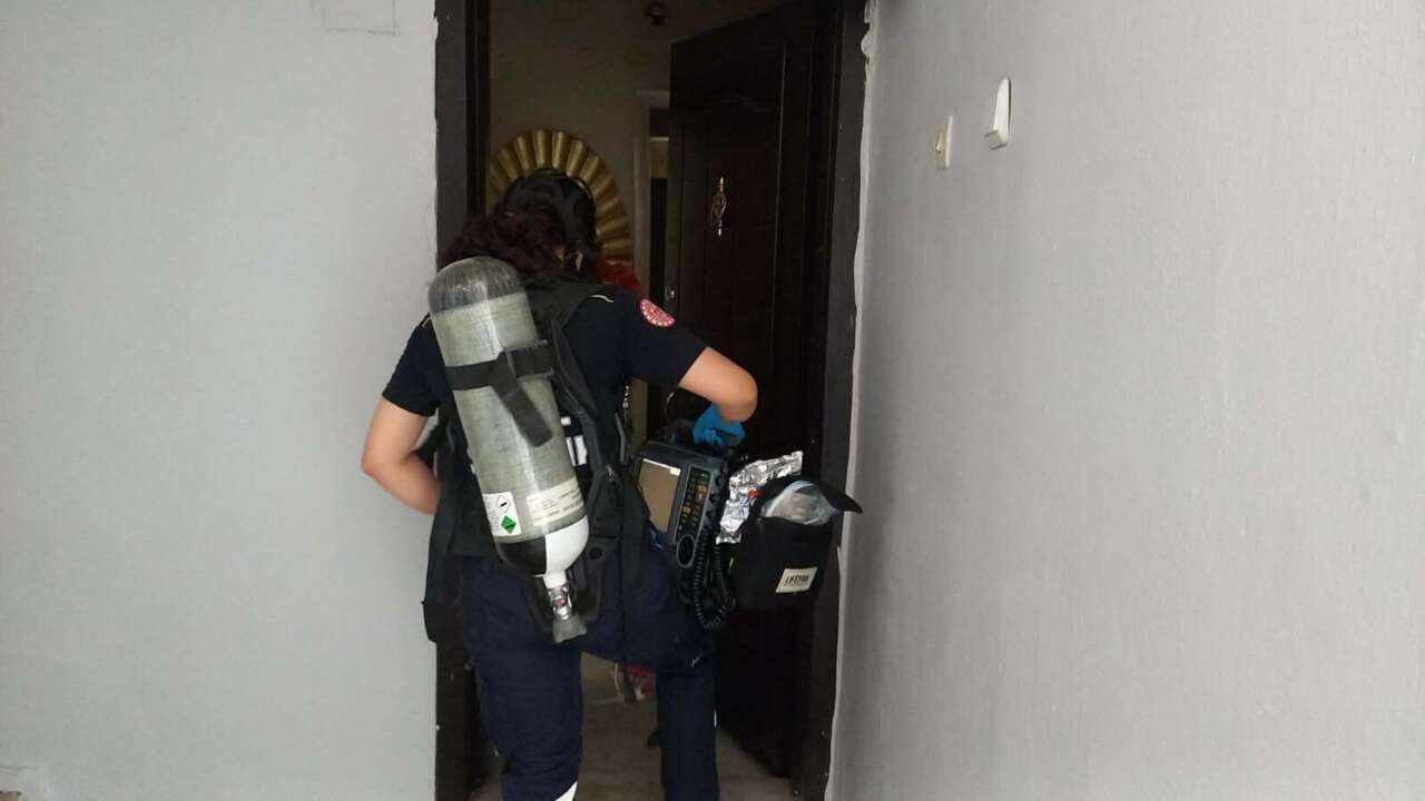 Kötü koku gelen evden ünlü modacının cesedi çıktı 7
